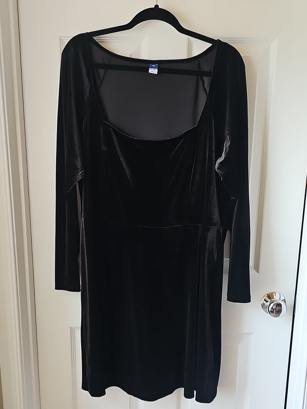 Old Navy Black Velvet Long-Sleeve Scoop-Neck Dress